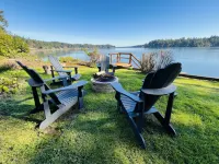 Beautiful Waterfront Getaway