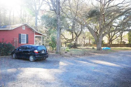 Cottage in the Oaks  is a  restored Historical Cottage from the late 1800’s