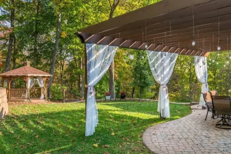 Beavercreek Four Bedroom Home with Incredible Backyard!  Completely Updated! Отели рядом с достопримечательностью «Berns Garden Center»