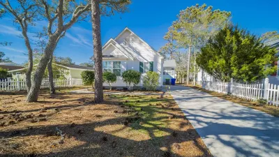 Dog friendly, short walk to beach, super clean
