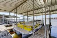 "Sunsets on Hamilton" Lakefront Condo!