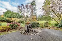 Spacious fully furnished apartment on 4th fairway