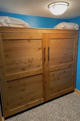 Tom & Jerri's Rustic Cabin located on the lake