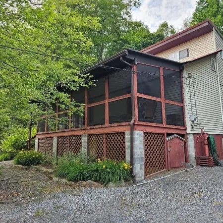 Cabin stay close to state park