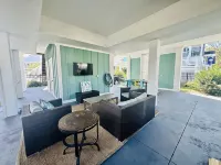 Garden City Pet friendly beach house! Golf car provided. 3 min ride to the beach - 4-Star