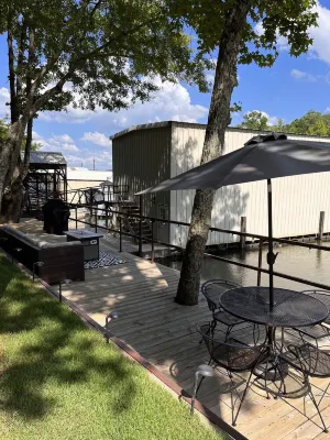 Pelican's Perch Waterfront Cabin in East Port with Boat Dock Hotels in Tishomingo County