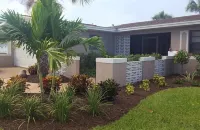 Immaculate beach house with amenities and heated pool - 5 min bike ride to beach