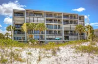 Newly Renovated Direct Gulf Front Condo on IRB! Hotels in Indian Rocks Beach