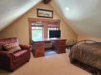 Large 4 bedroom home in Grand Park / Free Shuttle / Fireplace / Grill