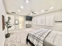 Luxury Private Oasis- 2 King Suites - Pool-Spa-Fire Pit-Sauna-Arcades-Playground