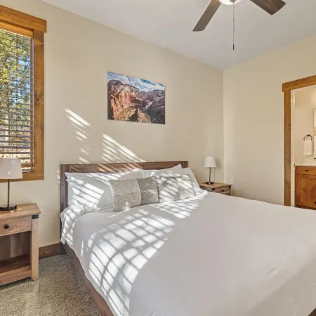 Zion Cabin Retreat - Luxury with Nature Trails in Uncrowded East Zion. 3 Kings