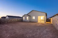 Cozy Family-Friendly 3BR2BA Home with Enclosed Backyard