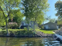 Beautiful Lake Manuella home, perfect for families!  Relax, fish, swim, boat.