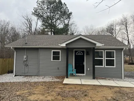 Charming Home just minutes from Interstate and Mall