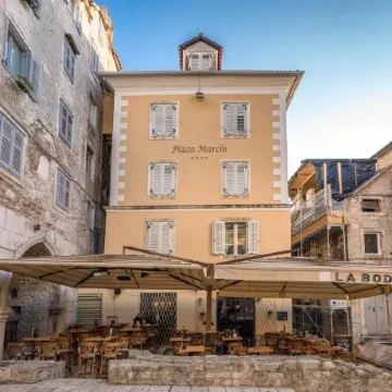 Plaza Marchi Old Town - Mag Quaint & Elegant Boutique Hotels