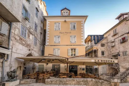 Plaza Marchi Old Town - Mag Quaint & Elegant Boutique Hotels Отели рядом с достопримечательностью «Old Split»