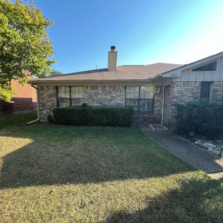 Charming 2-bedroom 2 bath duplex in the heart of Tyler!