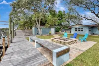 4BR Home w/ Private Dock and Fenced Backyard and Firepit. Minutes from the Beach