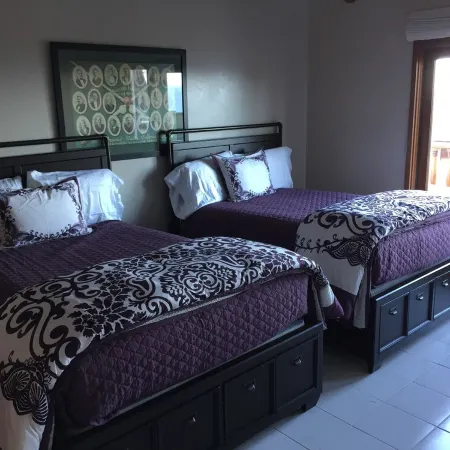 Spacious Hamilton Cove Condo With Golf Cart Included.