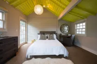 TandaTula, Wine Country Sanctuary with Pool, Hot Tub, Bocce, Fire Pits and More!