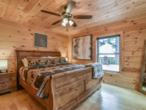 #1 VIEWS BLACK-MT.- LUX LOG ESTATE. / HOT TUB / GAME ROOM / PET FRIENDLY / GATED マクドウェルのホテル