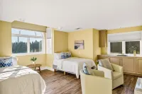 Unique Downtown Sandpoint House with Hot Tub!