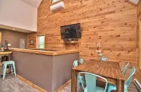 Riverfront Retreat For Kayaking, Fishing and Hot Tub