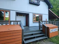 Peaceful Updated Chalet across street from Ski Brule --Right Side