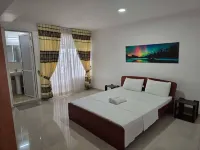 Kandy Panoramic MPM Deluxe balcony suit-Aircon4B2