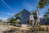 Bring your boat, water toys, & dogs. Awesome location!