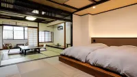 Yamashiro Onsen Ryokan Tatami - Bãi đậu xe