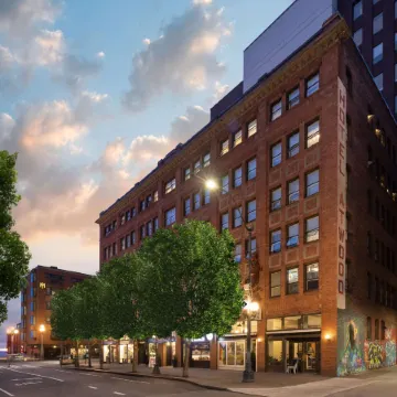 Reside Seattle Downtown, a Wyndham Residence Отели рядом с достопримечательностью «Пляз Алки»