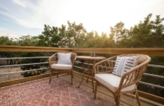 Couple's 2nd Story Lake House Retreat! - Pet Friendly, SUP Boards + Kayaks -