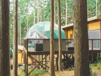 Izunokuni Glamping Terrace Emerald Forest Hotel di Kannami