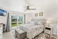 ⛱️ BEACHFRONT CONDO