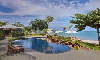 Khanom Beach Resort and Spa