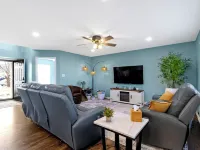 Spacious 4BR Near Grand Park – Game Loft, Office & Family-Friendly Comfort! Hotels in Westfield