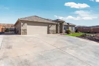 Pool_Hot Tub_Fire Pit_Water Slide_Garage Parking