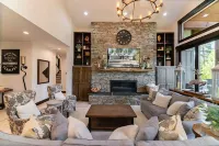 Group friendly, mt-view home with firepit, bunk house and screened-in dining