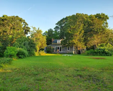 Beachfront Paradise in North Fork Hotéis em Riverhead