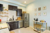 Stylish Chic Modern, Remodel, Private Yard Deck, Bourbon Trail, Airport, YumYum!
