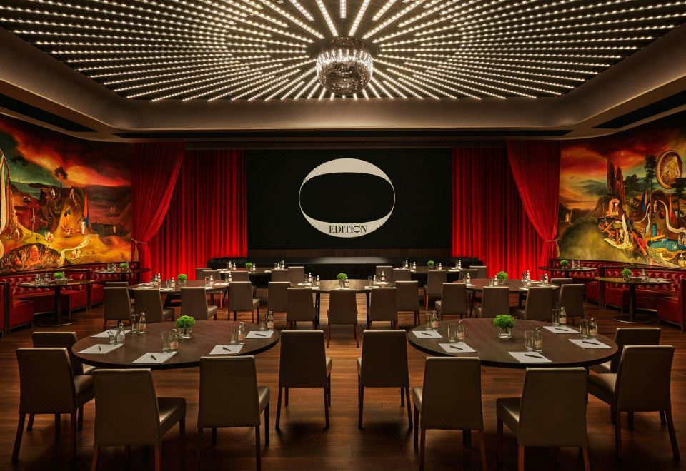 Times Square Edition New York의 모던한 바