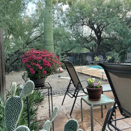 Casita on 10.5 Acre Guest Ranch, Pool! Full Kitchen, BBQ, Private Yard, Firepit