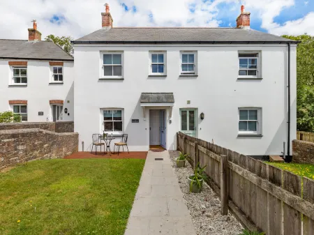 Sea Compass Отели рядом с достопримечательностью «Historic Port of Charlestown»