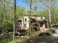 Falling Waters - 150' Waterfall right behind the house!