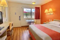 Motel 6 Kingsville, TX