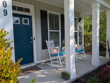 Big Fun in the Sun - Spacious 6 Bedroom Vacation Home in Fabulous Wilmington NC