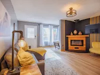 Modern condo walking distance to EVERYTHING. Hotels in Cloudcroft