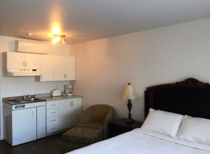 Duvernay Studios and Suites