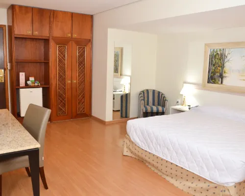 Fast10 Embaixador Hotel - Araújo Viana, Santa Casa, Palácio do Governo 奥林匹克体育场附近的飯店